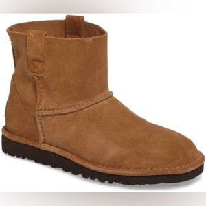 NWOT Ugg Classic Unlined Leather Mini Boot